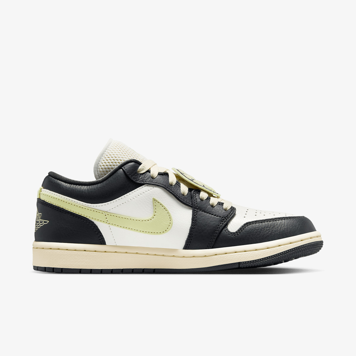WMNS AIR JORDAN 1 LOW SE V2 