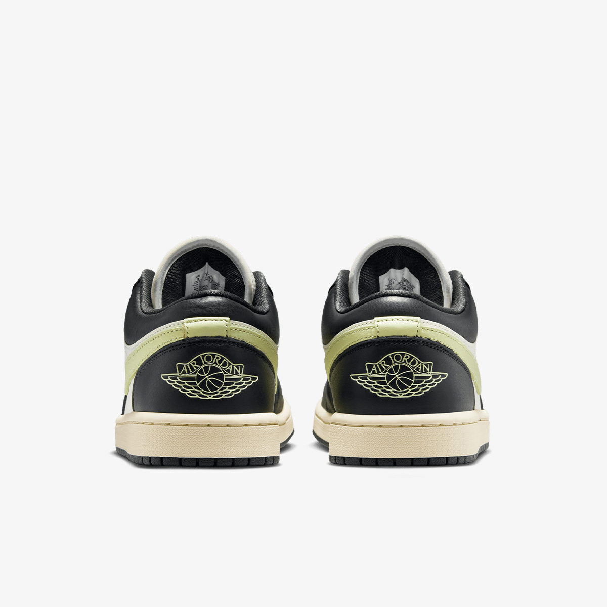 WMNS AIR JORDAN 1 LOW SE V2 