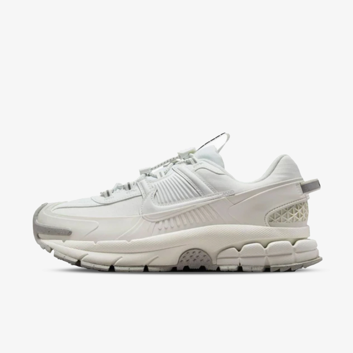 W NIKE ZOOM VOMERO ROAM 