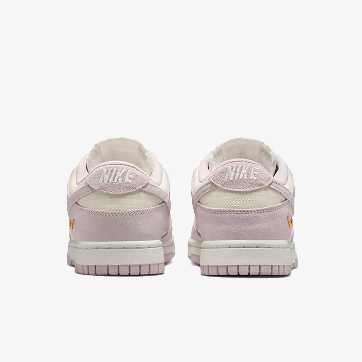 WMNS NIKE DUNK LOW SE