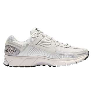 NIKE ZOOM VOMERO 5 SP 