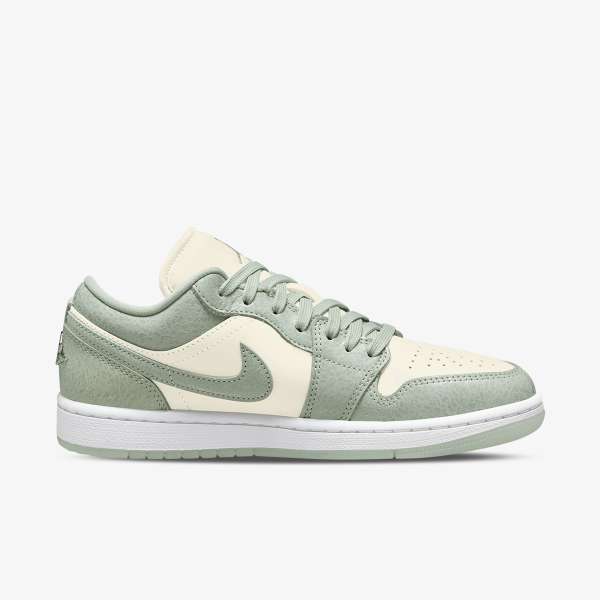 WMNS AIR JORDAN 1 LOW SE 