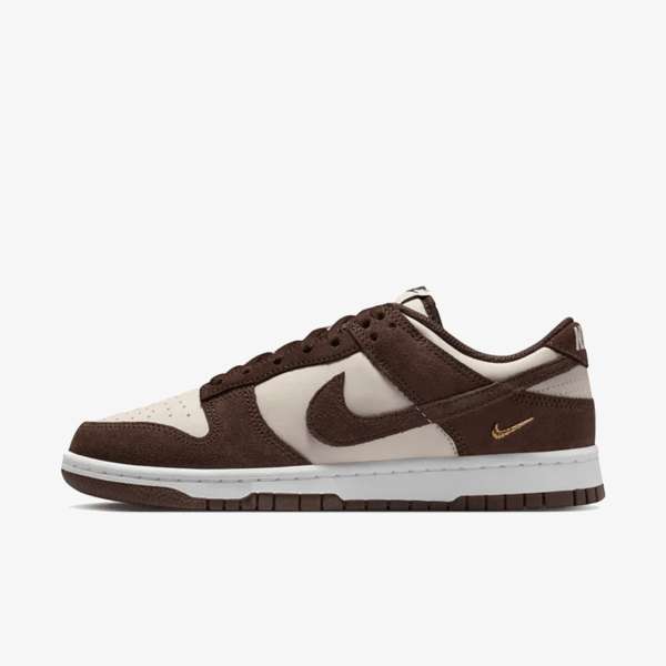 WMNS NIKE DUNK LOW SE 