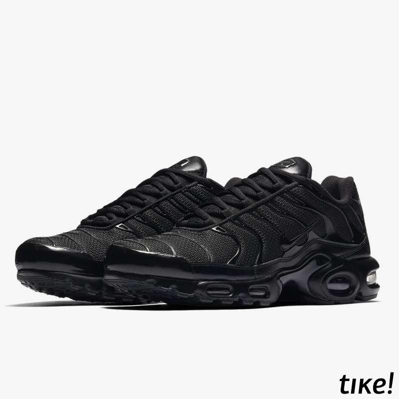AIR MAX PLUS 