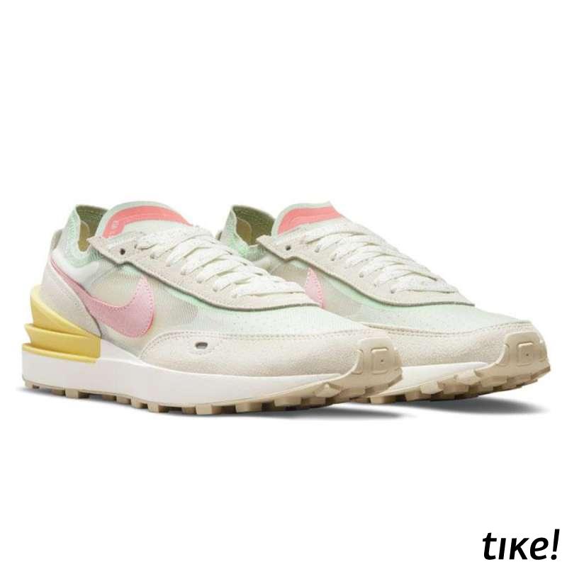 WMNS NIKE WAFFLE ONE DE 